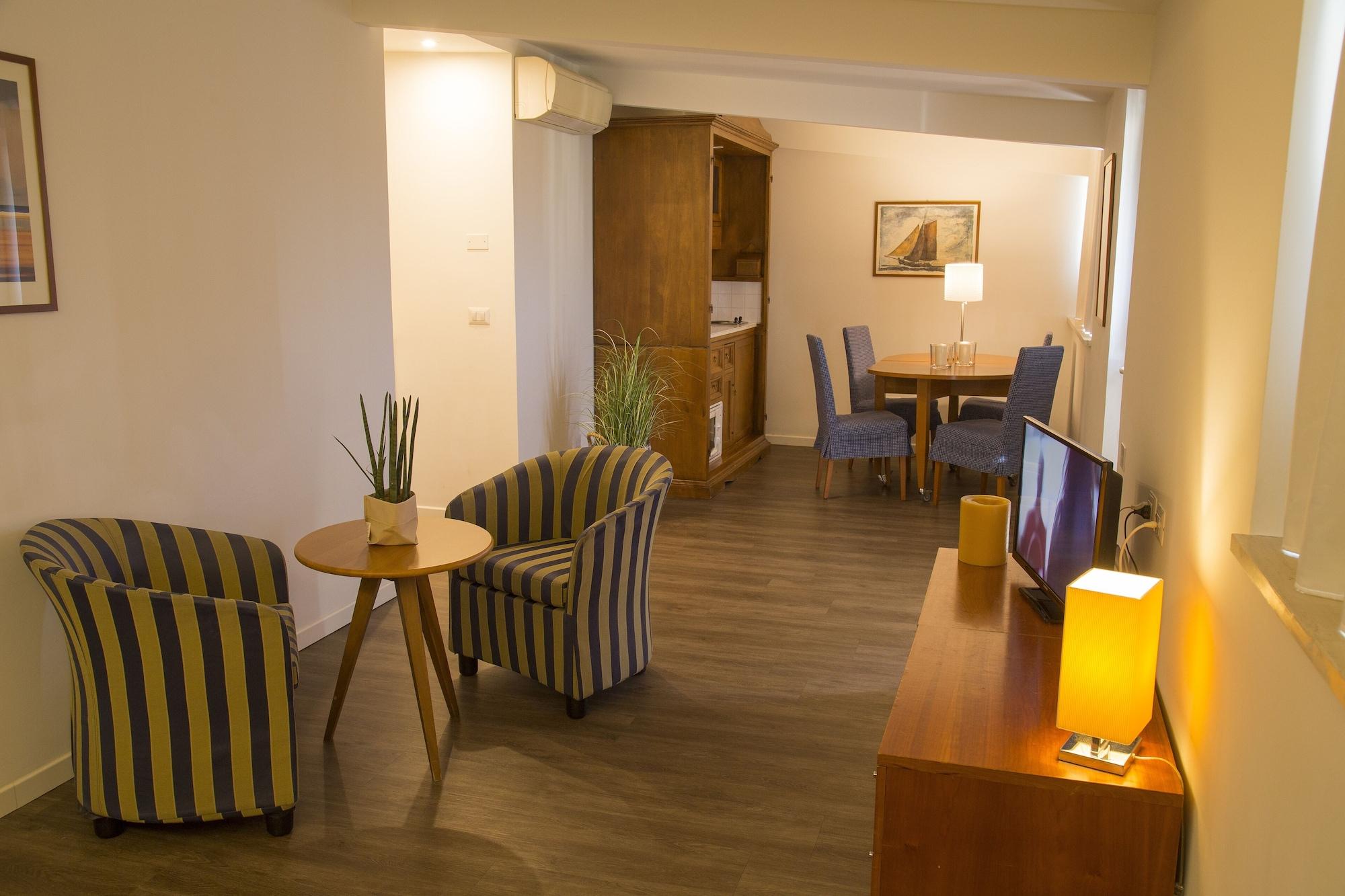 Hotel Mon Cheri 리치오네 외부 사진