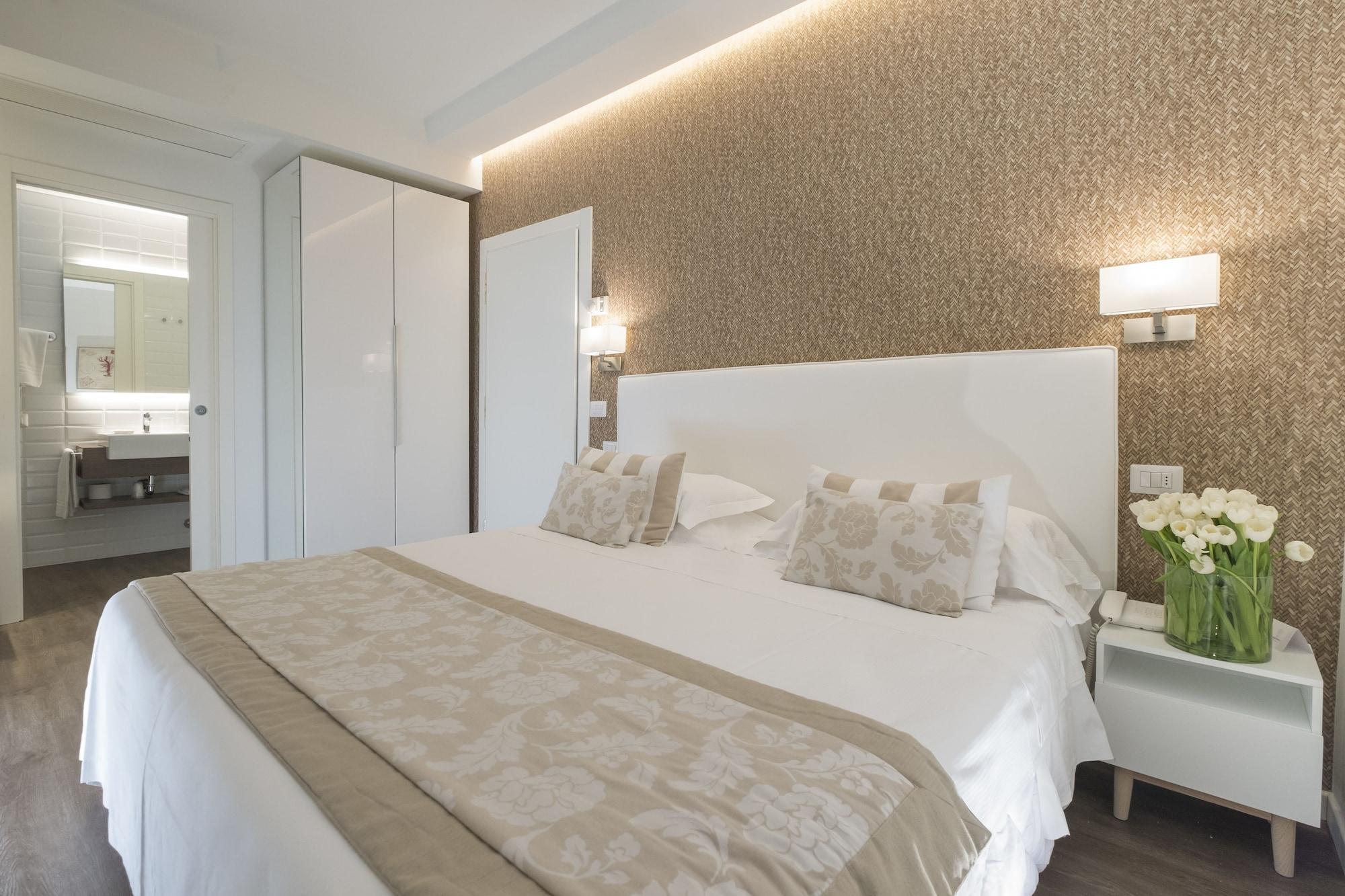 Hotel Mon Cheri 리치오네 외부 사진