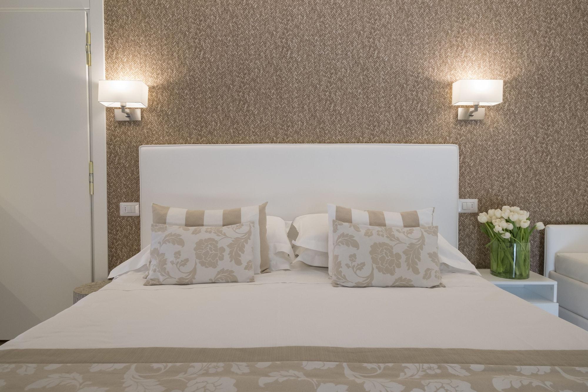 Hotel Mon Cheri 리치오네 외부 사진