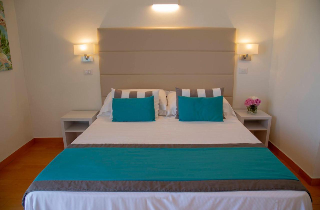 Hotel Mon Cheri 리치오네 외부 사진