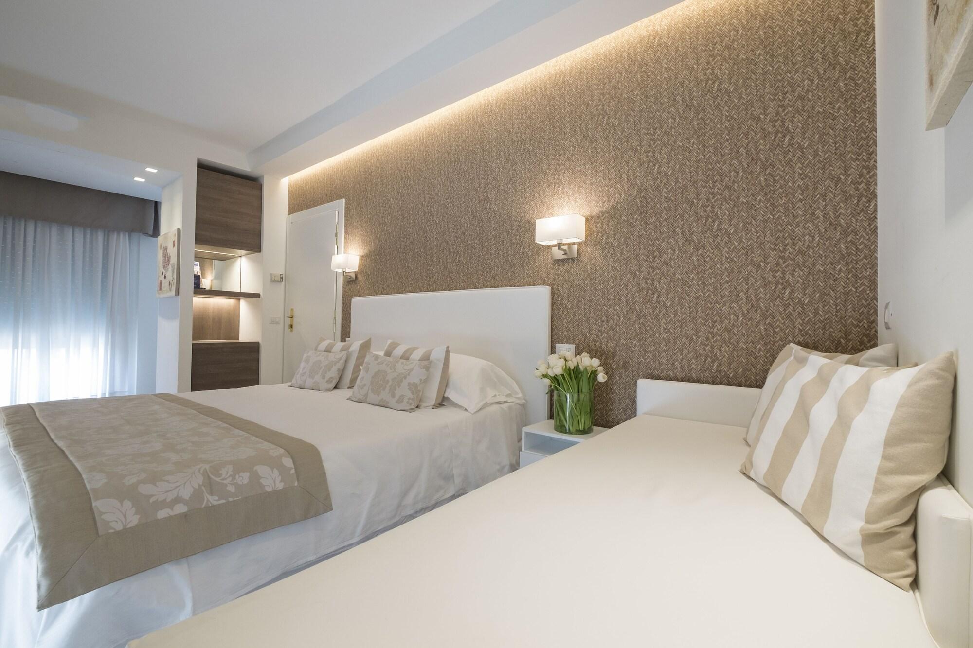 Hotel Mon Cheri 리치오네 외부 사진