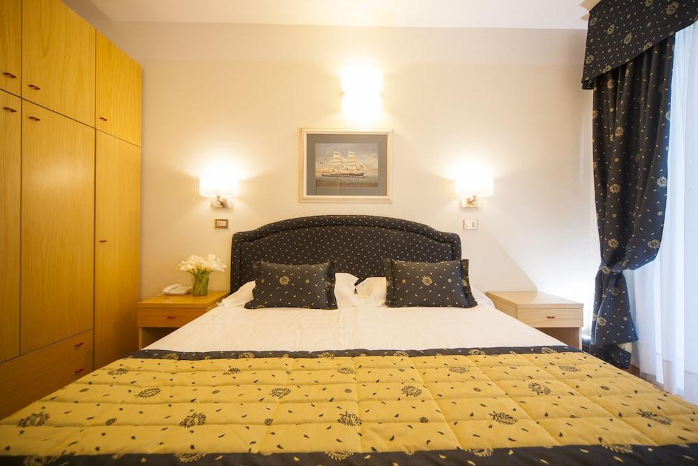 Hotel Mon Cheri 리치오네 외부 사진