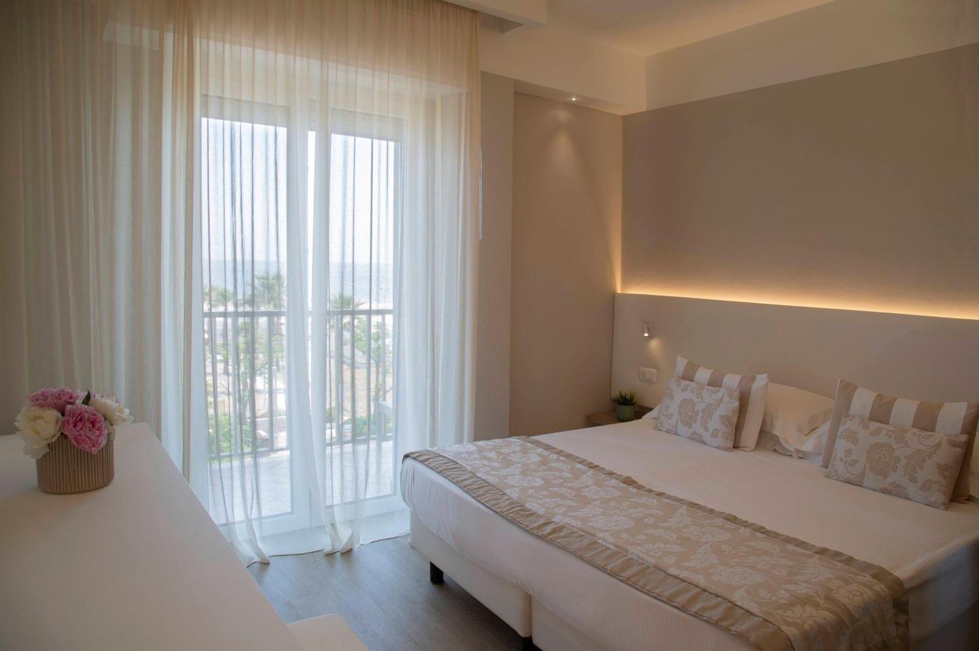 Hotel Mon Cheri 리치오네 객실 사진