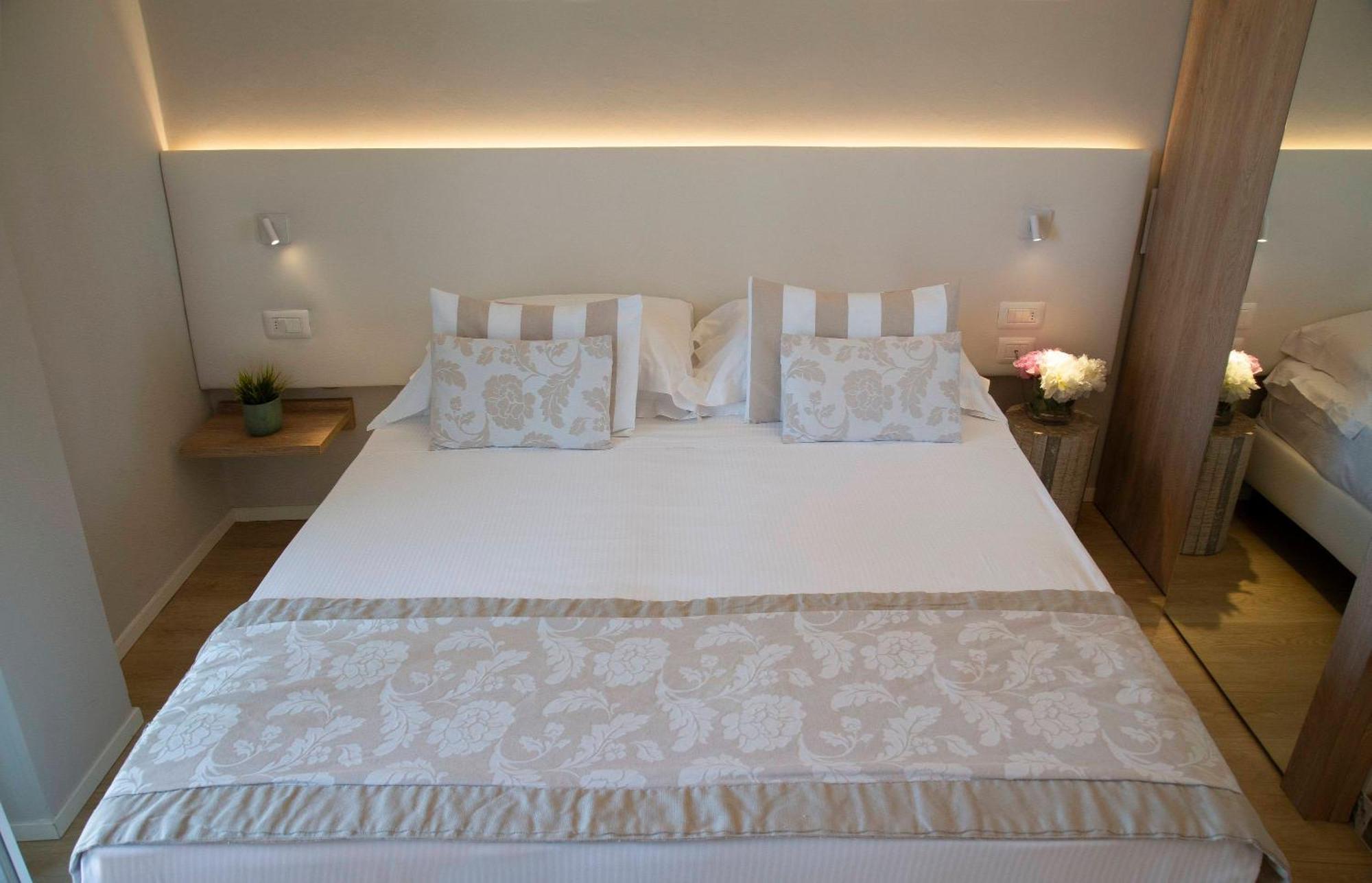 Hotel Mon Cheri 리치오네 객실 사진