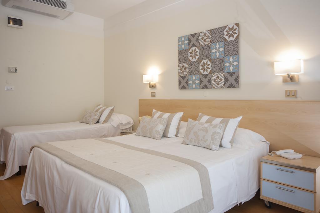 Hotel Mon Cheri 리치오네 외부 사진