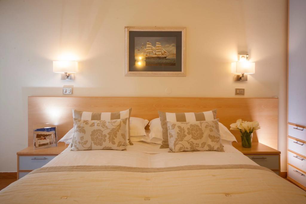 Hotel Mon Cheri 리치오네 객실 사진