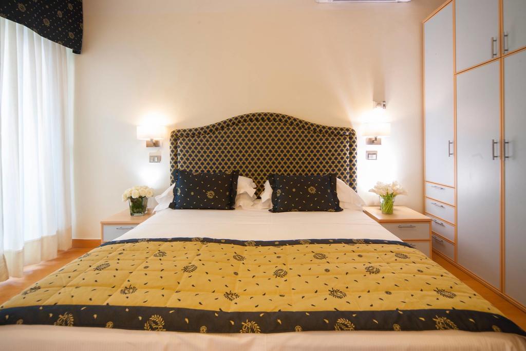 Hotel Mon Cheri 리치오네 객실 사진
