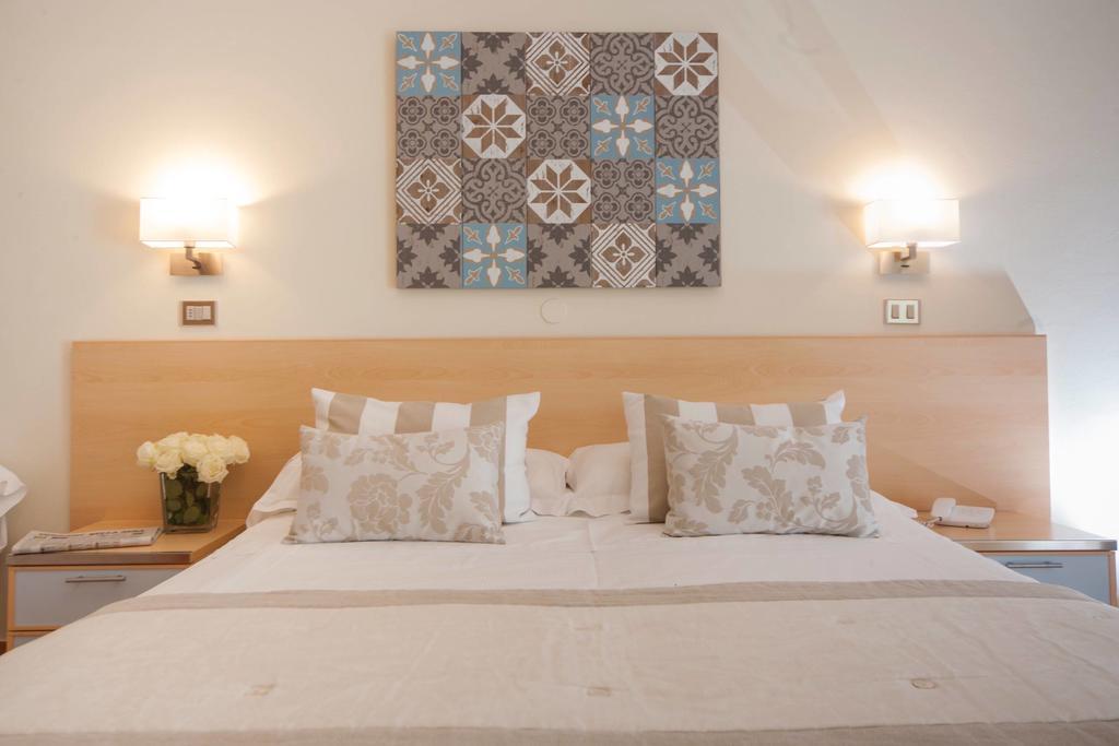 Hotel Mon Cheri 리치오네 객실 사진