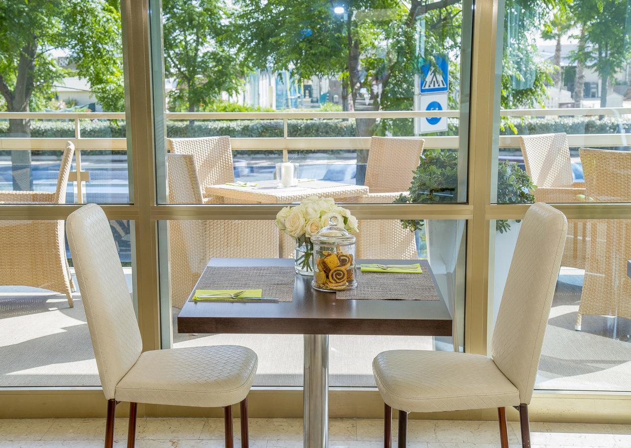 Hotel Mon Cheri 리치오네 외부 사진